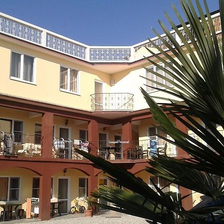 Guest House Amra New Athos Buitenkant foto